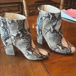 Women’s snakeskin booties size 7.5